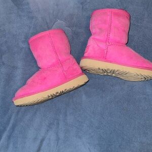 Ugg toddler size 8